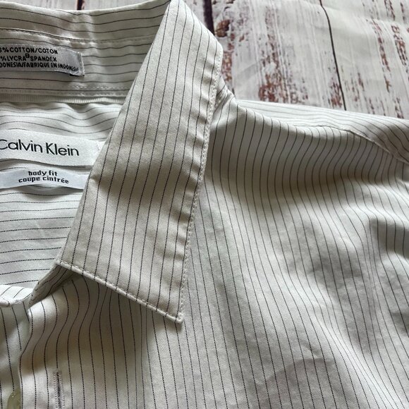 Calvin Klein | Oversized White Button-up w/Small Black Stripes | L - Picture 4 of 5